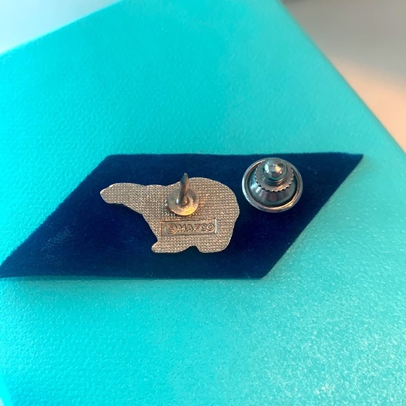 Polar Bear Pin, vintage enamel - Picture 2 of 3